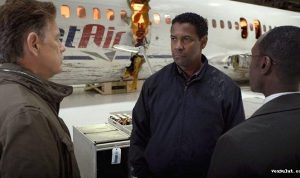 Denzel Washington Bintangi Film Pilot Pecandu Narkoba